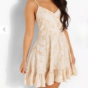Boohoo Paisley Print Tie Back Ruffle Swing Dress